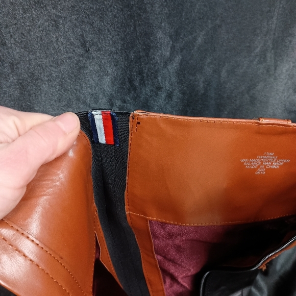 Tommy HILL FIGURE right under knee fitting size 7 black and brown dress boots - Picture 11 of 11